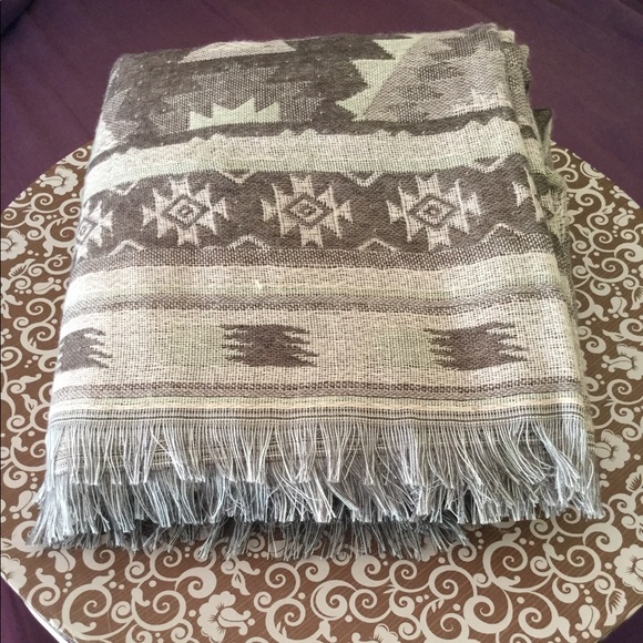 Gorgeous Pashmina - Picture 3 of 3